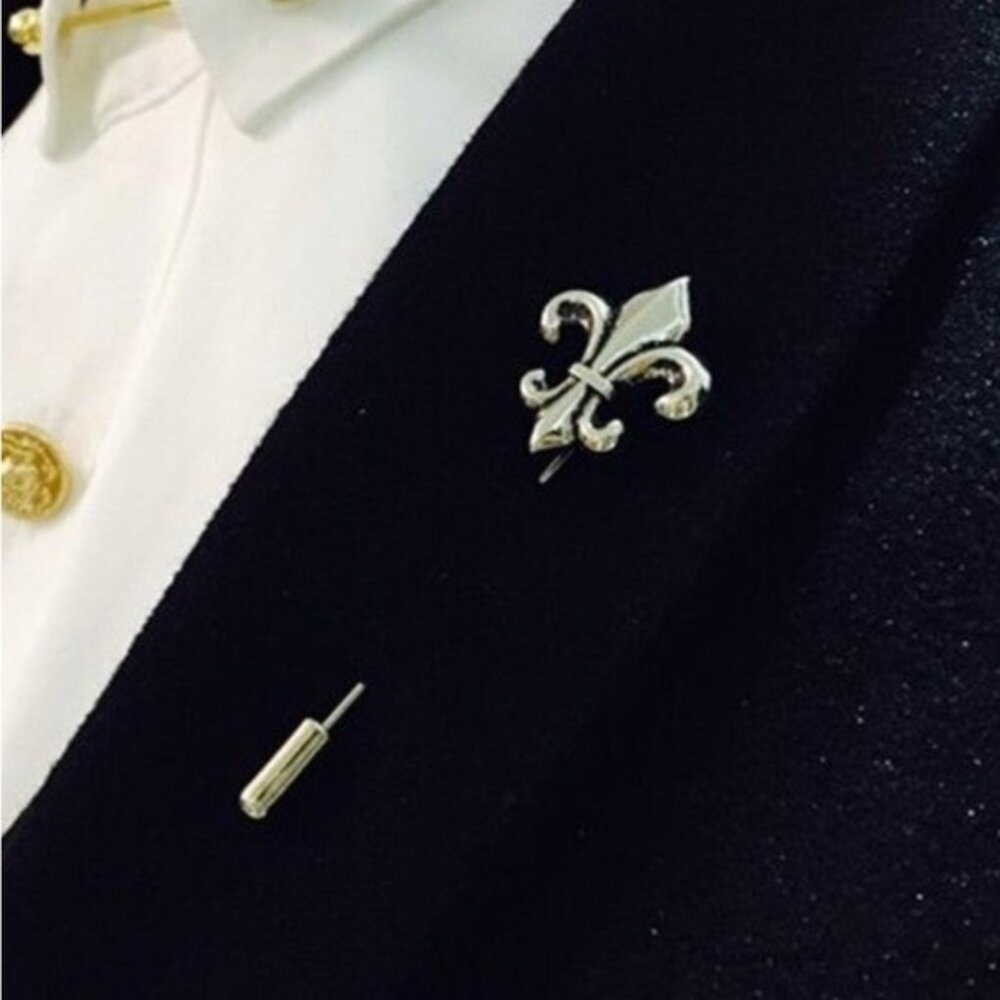 Source Unknown Silver Fleur-de-Lis Brooch